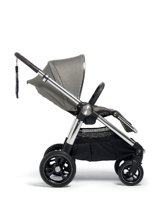 Ocarro Greige Pushchair with Greige Carrycot image number 7